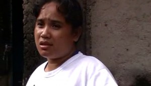 tatalon7 A resident of Tatalon, Quezon City, one of the women affected by typhoon Ondoy. (Photo by Ayi Muallam/ bulatlat.com)