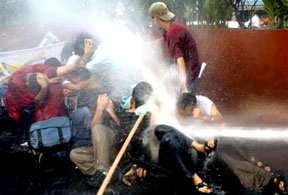 Protesters dispersed at Plaza Miranda in Quiapo, Manila July 13