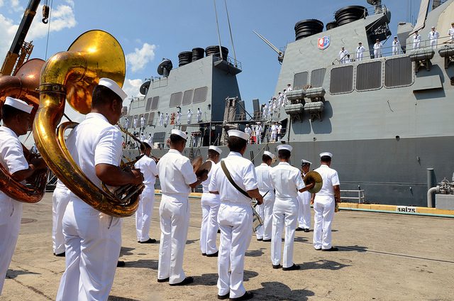 pnavy_greetFitz_Jul2013
