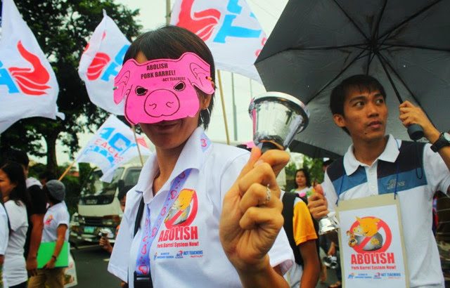 Filipinos unite against pork barrel