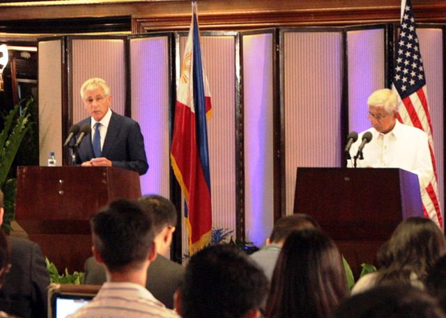 Manila, August 30, 2013 – U.S. Secretary of Defense Chuck Hagel meets with Philippine Defense Secretary Voltaire Gazmin and interacts with the members of the press during Hagel's visit to Malacañan. They mark also the 62nd anniversary of the Mutual Defense Treaty between the Philippines and the U.S. (Photo from US Embassy in Manila)