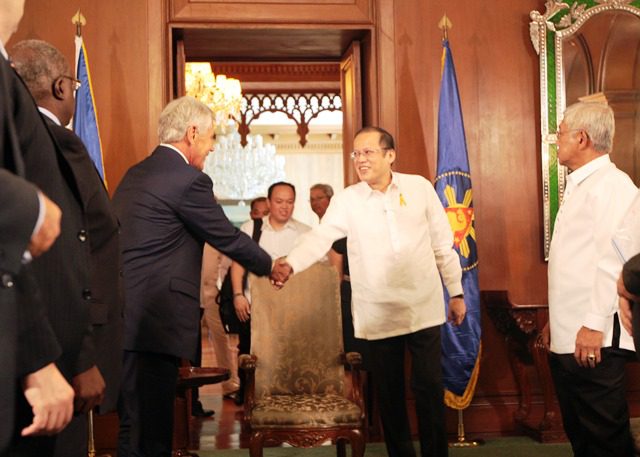 Manila, August 30, 2013 – U.S. Secretary of Defense Chuck Hagel meets with President Benigno Aquino III at the Malacañan Palace. (Photo from US Embassy in Manila)