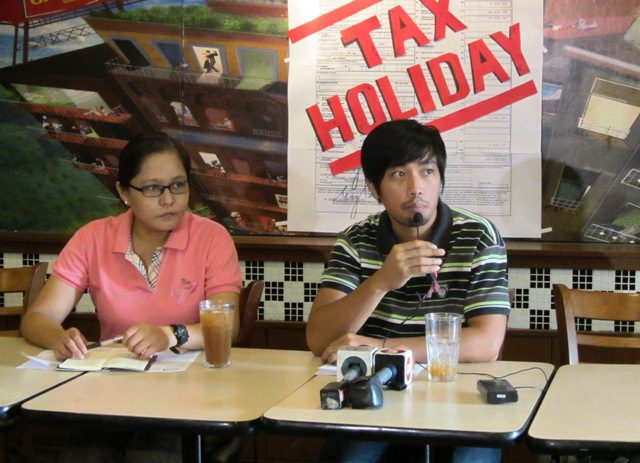 Rakel Rivera of BIEN and Mark Louie Aquino of Scrap the Pork Alliance ask the BPO employers to support also their tax holiday campaign.