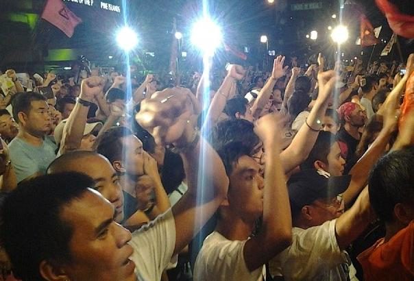 Thousands troop to Ayala for second ‘Million People March’
