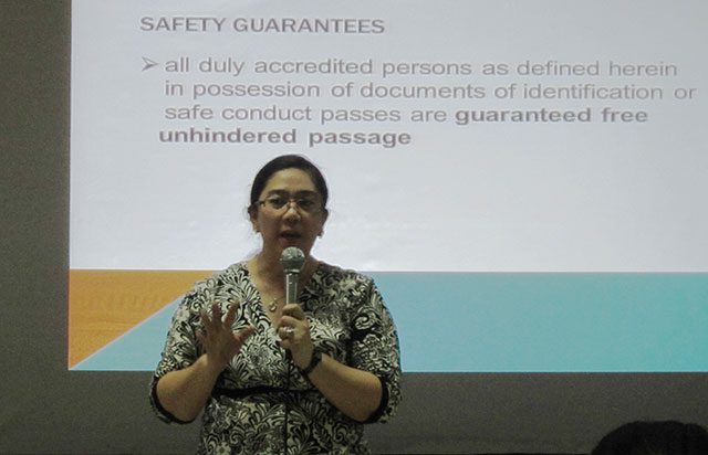 Lawyer Rachel Pastores explains the Joint Agreement on Safety and Immunity Guarantees. (Photo by Ronalyn V. Olea / Bulatlat.com )