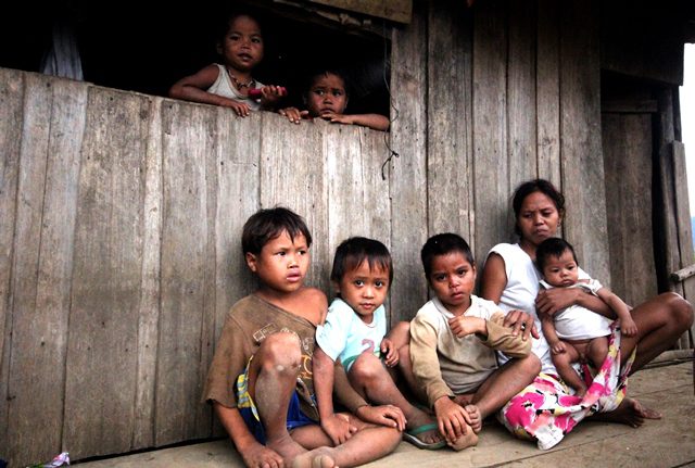 Manobo Lumads fled from heavy militarization in 11 villages in Talaingod, Davao del Norte after a series of aerial bombings and harassment by soldiers. (Photo by BOY BAGWIS / Bulatlat.com)
