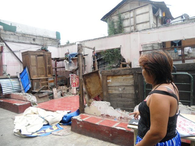 July 2013 when the Task Force for the Control, Prevention and Removal of Illegal Structures and Squatting (COPRISS) demolished K-9's health center. (Photo by A. Umil/ Bulatlat.com)