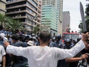 Road to US Embassy in Manila is blocked by the police on Independence Day 2014.