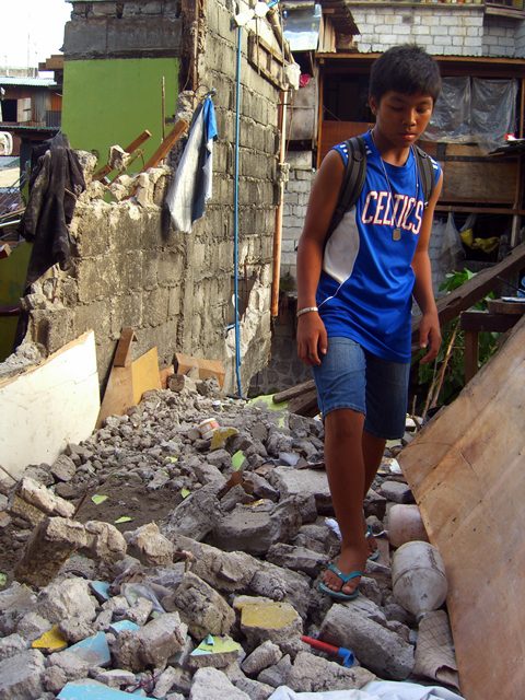 Some 70 families residing in West Kamias lost their homes to a demolition to give way to a road widening program (Photo by J. Ellao / Bulatlat.com)