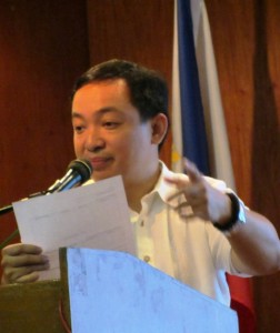 ACT Teachers' Rep. Antonio Tinio as he explains resurrection of PDAF in a forum at UP Diliman Feb 2014 (Photo by M. Salamat / Bulatlat.com)