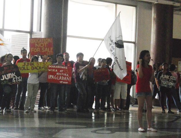 University of the Philippines Diliman students held protest action on their first day of school on Aug. 7, Thursday. (Photo by A. Umil/ Bulatlat.com)