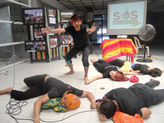 In a cultural performance, Teatro Ecumenical dramatized how children were affected by intense militarization and their rights, violated. (Photo by A. Umil/ Bulatlat.com)