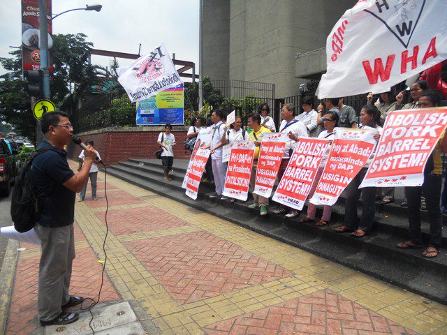 Eleazar Sobinsky, union president of the Lung Center Employees Union said if the DAP has helped the poor, why are there more indigent patients waiting in line at the LCP’s out-patient department? (Photo by A. Umil/ Bulatlat.com)