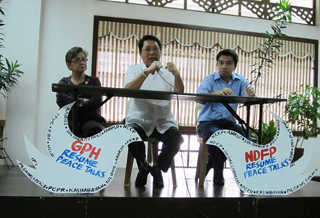 (L-R) Mrs. Edita Burgos, mother of missing activist Jonas Burgos; Silvestre Bello III, former government panel chairman; and, Raymond Palatino, chairman of Bagong Alyansang Makabayan - National Capital Region, serve as speakers in a forum marking the 22nd year of the The Hague Joint Declaration held Sept. 1 at the University of the Philippines in DIliman. (Photo by Ronalyn V. Olea / Bulatlat.com)