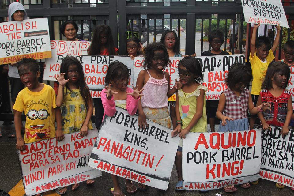 Protest at the House of Representatives during the budget hearing on Oct. 29. (Photo by Kodao Productions)