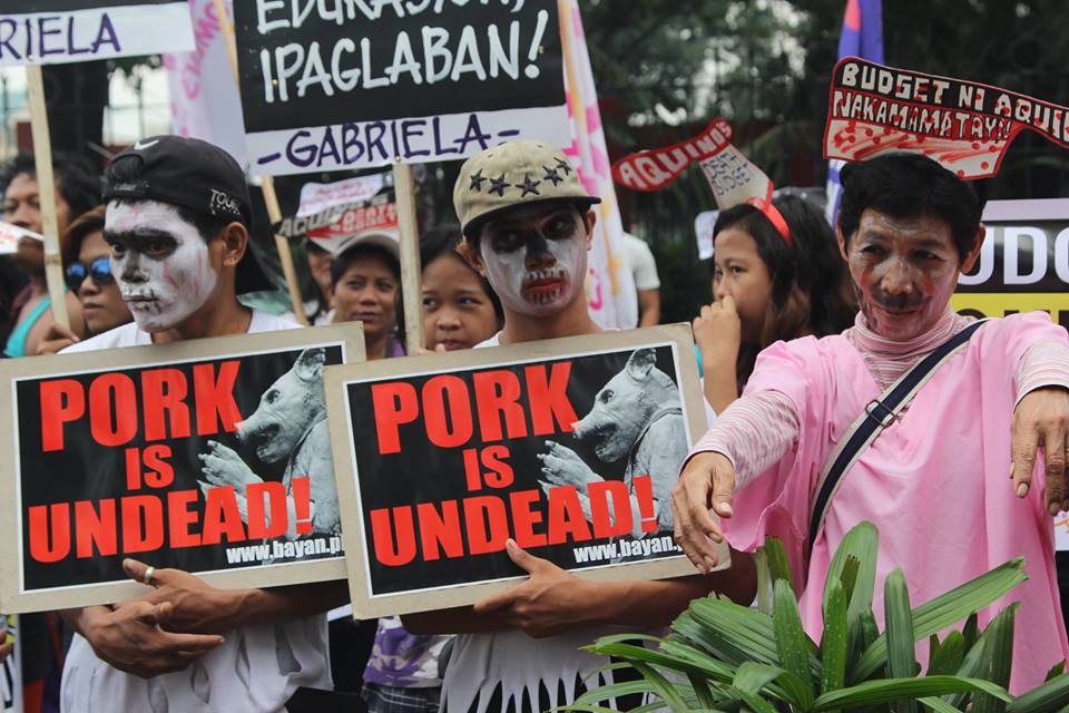 Protest at the House of Representatives during the budget hearing on Oct. 29. (Photo by Kodao Productions)