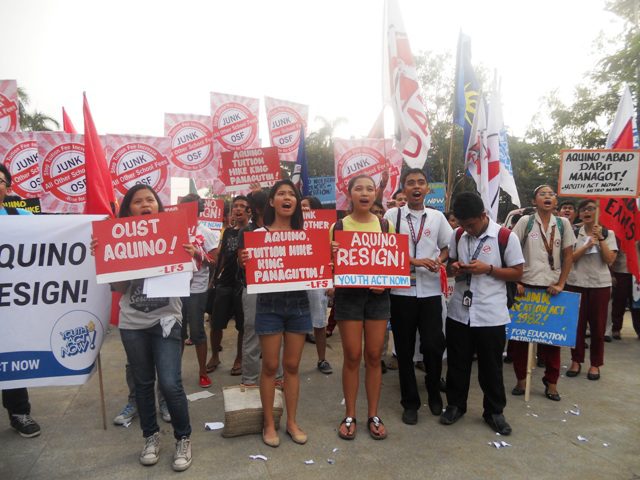 Youth and students calls for President Benigno S. Aquino III's resignation for neglecting the plight of the youth. (Photo by A. Umill/ Bulatlat.com)