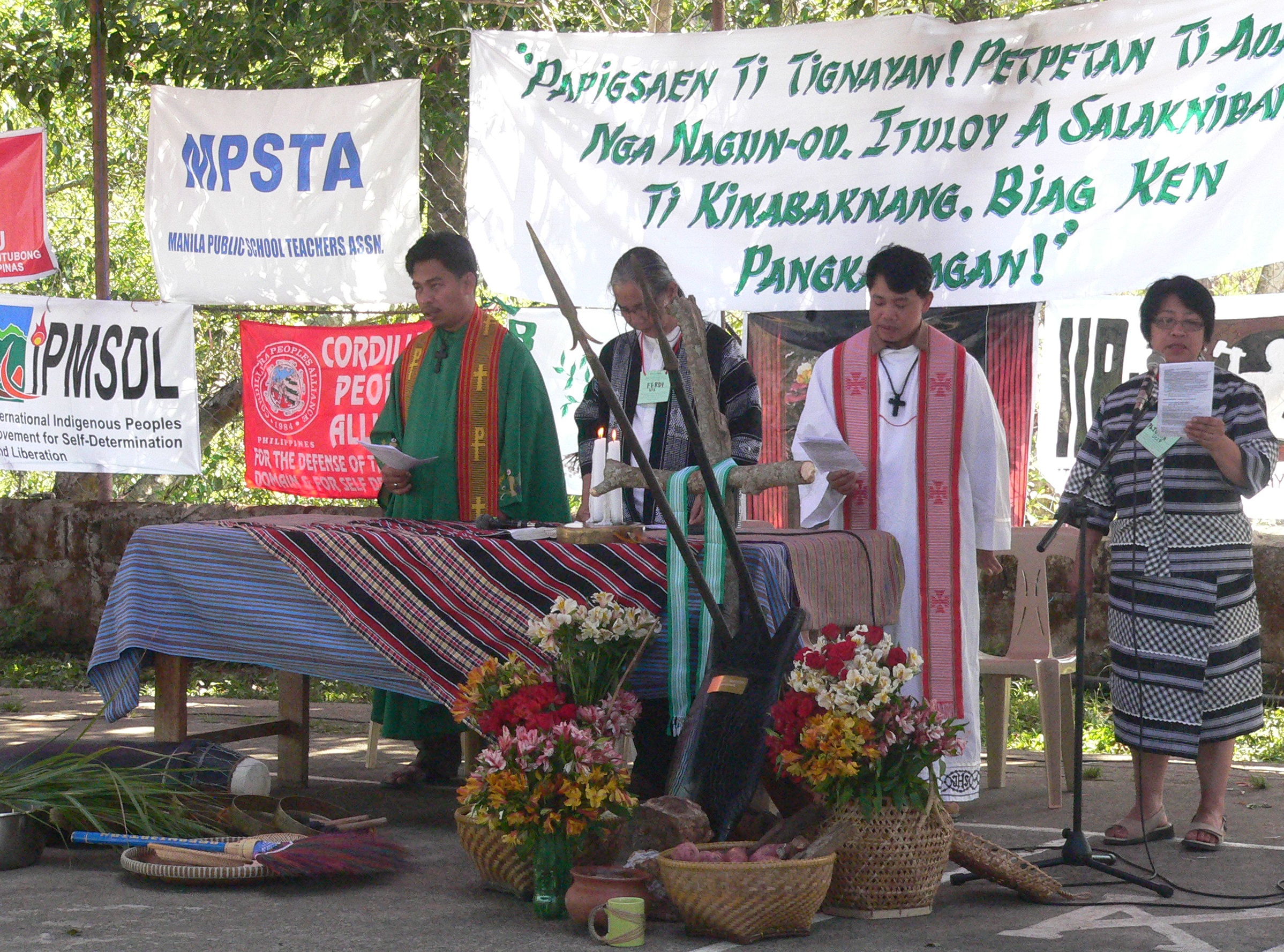 Cordillera day. Mass at Ucab village on April 23. (Photo by D. Ayroso/Bulatlat.com)