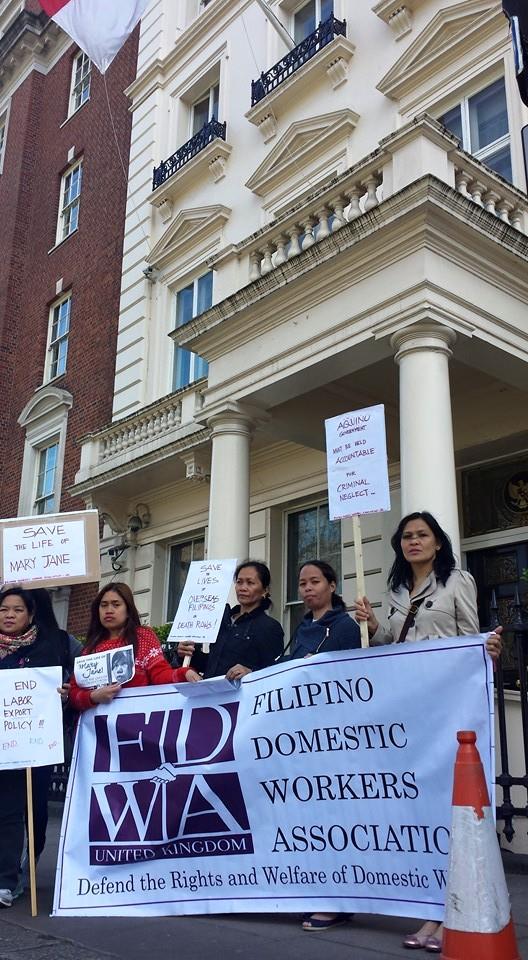 mary jane veloso mob-UK-in front of Indonesia embassy
