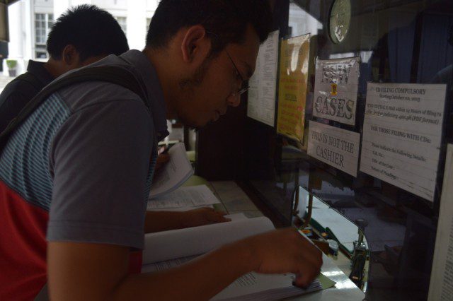 Tanggol Wika convener Dr. David Michael San Juan at the Supreme Court (Photo by Pher Pasion/Pinoy Weekly)