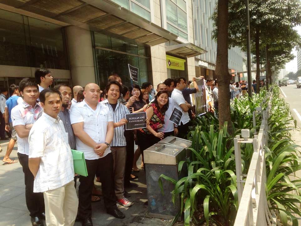Bulatlat Picture of bank employees