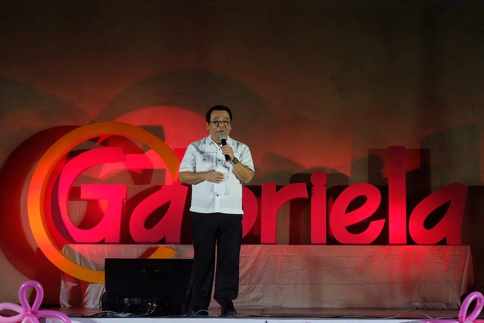 Bayan Muna Rep. Neri Colmenares congratulates Gabriela Women's Party on its 15th year celebration. (Photo by Tudla Productions)