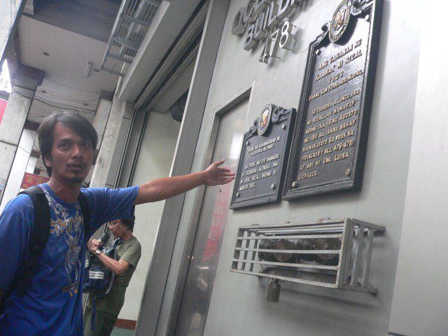 WHERE RIZAL’S MOTHER DIED. Teodora Alonso, the mother of the national hero, Jose Rizal, died in a house that once stood along San Fernando street in Binondo, where a modern building now stands. 