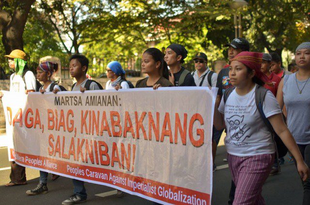 Indigenous and peasant communities under the Martsa Amianan arrived at the capital to join the historic anti-APEC protests. (Photo by Loi Manalansan/Bulatlat.com)