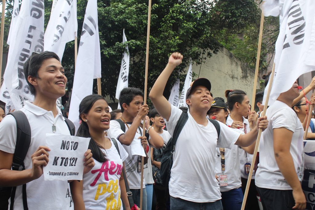 Students, professors and parents urged the Supreme Court to act on their petitions against K to 12. (Photo by A. Umil/ Bulatlat)