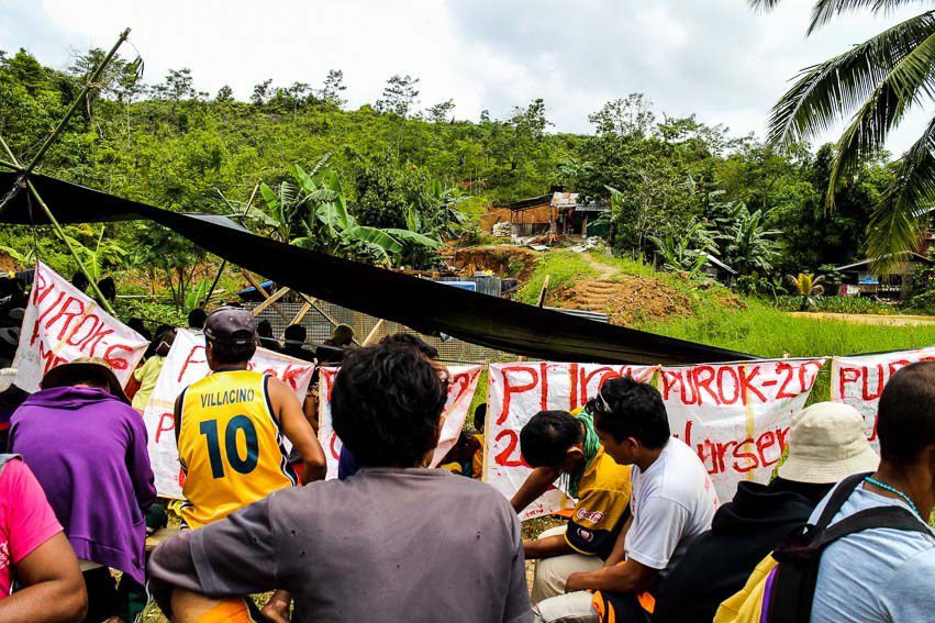 Compostela residents barricade the entrance to the Agpet mining exploration site in June 2015 (File photo by Ace Morandante/Davao Today)