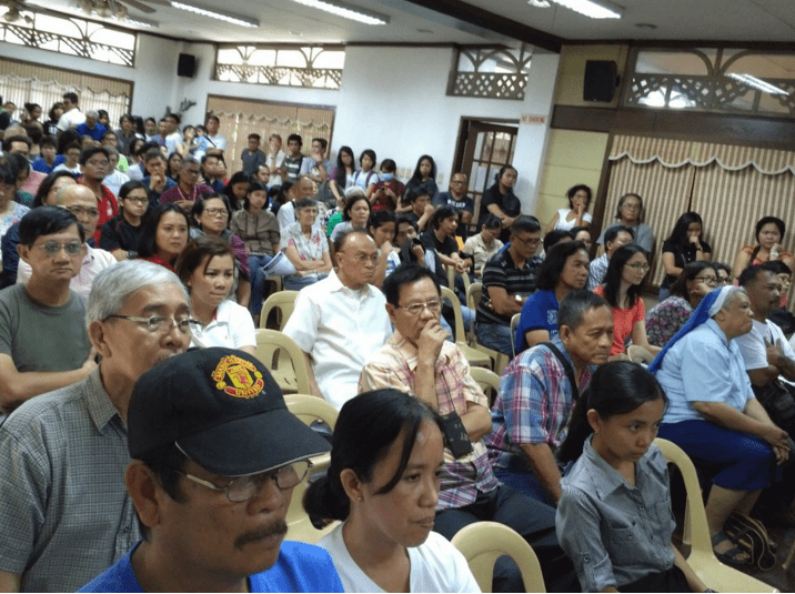 A gathering initiated by groups under the Pagkakaisa para sa Tunay na Repormang Agraryo (Patria) and Bagong Alyansang Makabayan (Bayan). The room was jam-packed with supporters who pledged to demand justice and accountability of President Aquino’s government. (Photo by Ronalyn Olea/ Bulatlat)
