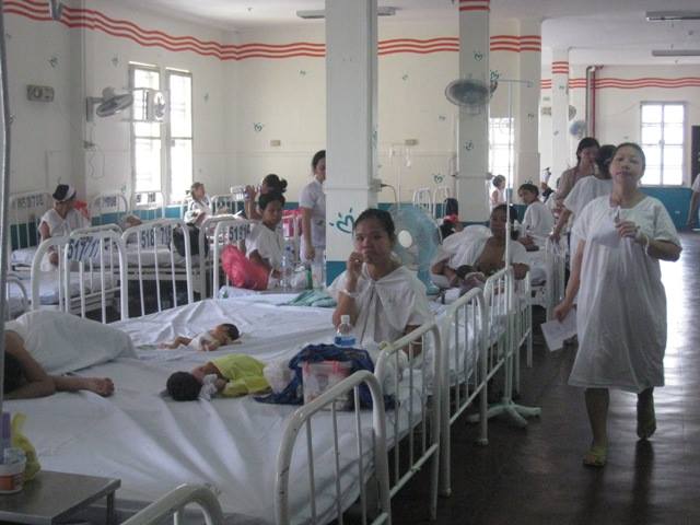 Dr. Jose Fabella Memorial Hospital caters to more than 2,000 in- and out-patients combined in a day. (Bulatlat file photo)