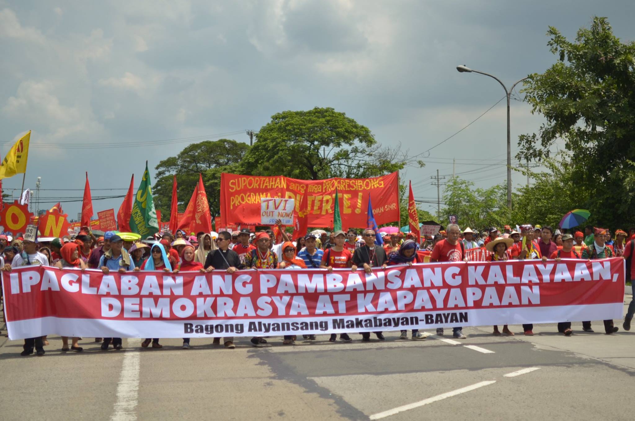 ICPRP participants, together with thousands who participated in the ‘Manilakbayan’ protest caravan, converged at a 40,000-strong people’s mobilization in Metro Manila pushing for a National People’s Agenda for Change. Photo by Loi Manalansan/Kalikasan PNE