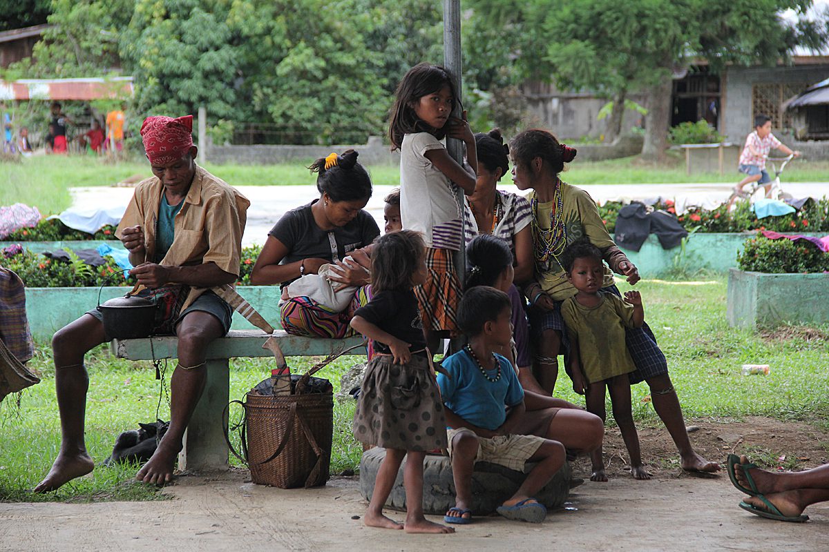 Some 150 Tigwahonon residents of Sitio Tibugawan took refuge at the Kawayan village proper in San Fernando, Bukidnon, after an attack by the paramilitary group Nipar killed a pregnant woman and wounded seven others (Photo by Kilab Multimedia)
