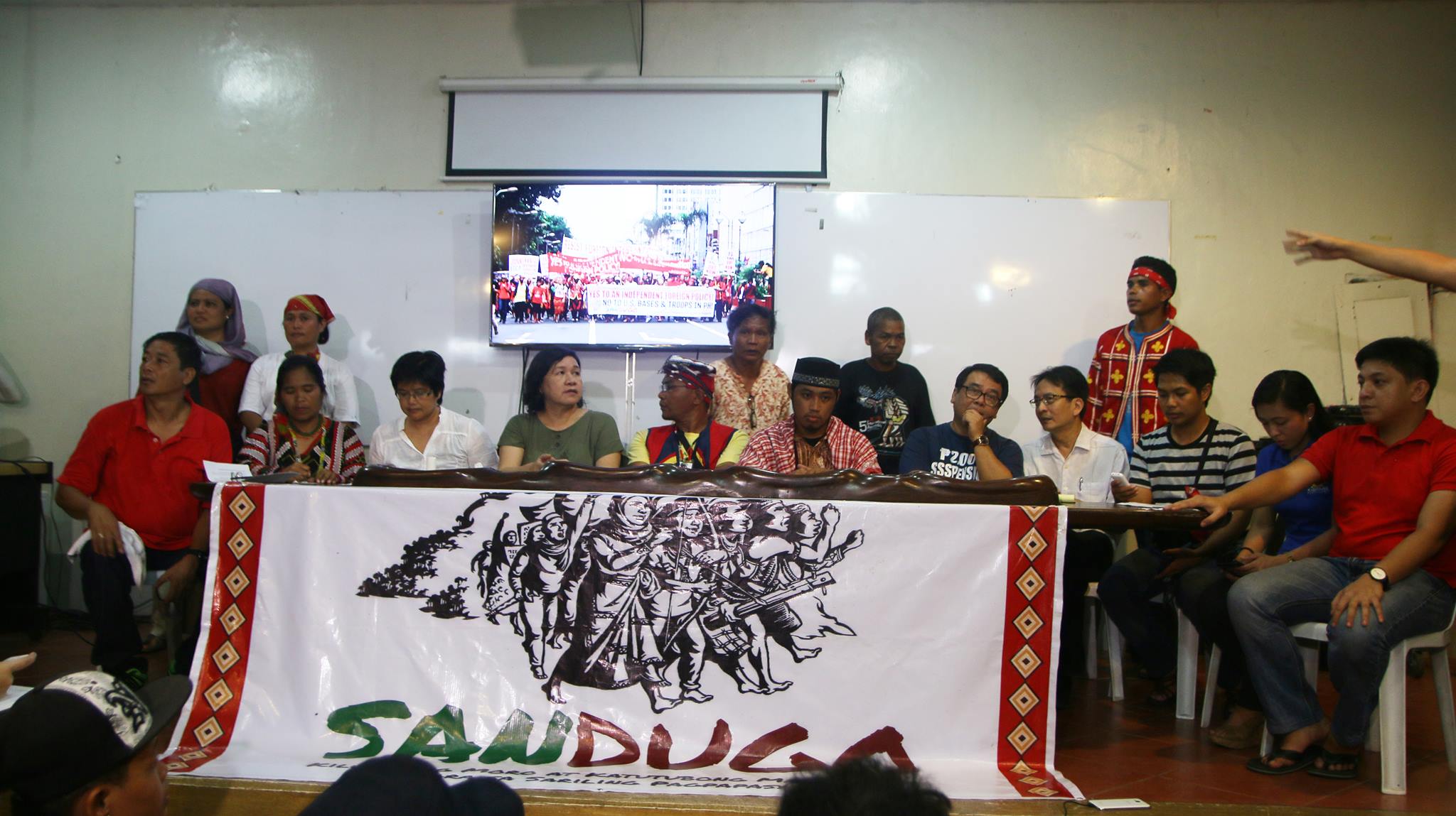 Sandugo convenors along with sectoral leaders and advocates, at a press conference at the College of Fine Arts in UP Diliman on Oct. 20. (Photo by Divine Miranda/Kodao Productions)