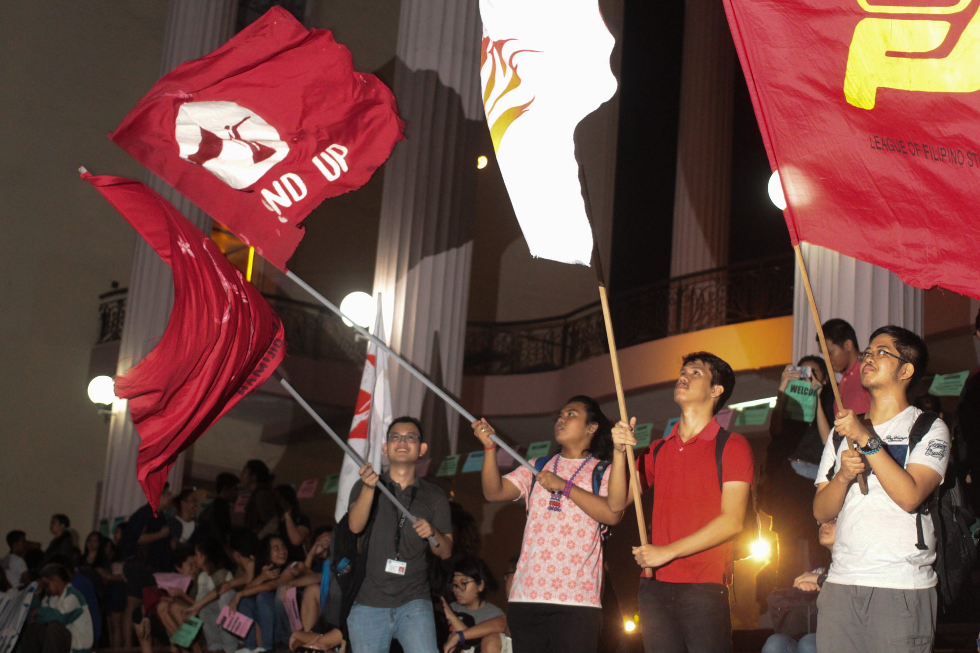 UP community welcome Lakbayanis from Northern and Central Luzon on Oct. 12 (Photo by Gino Estella/Bulatlat)