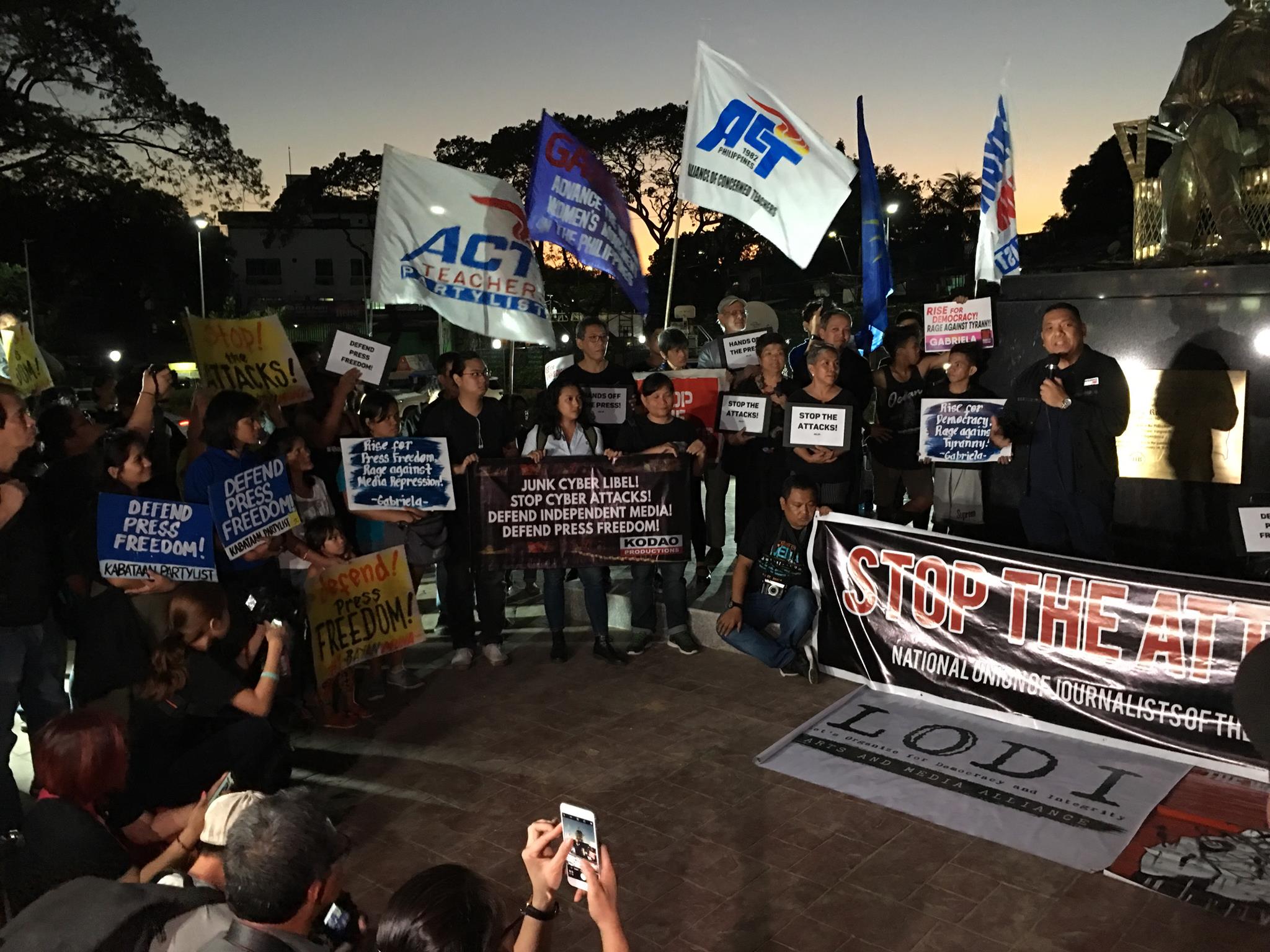 stop the attacks vs the press