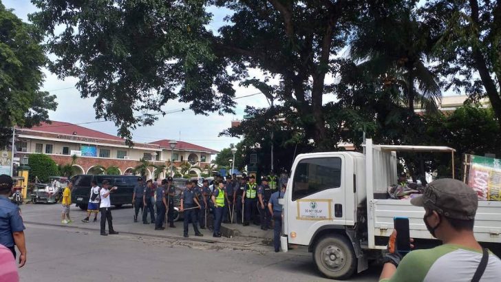 Cops forcibly dismantle NutriAsia picketline
