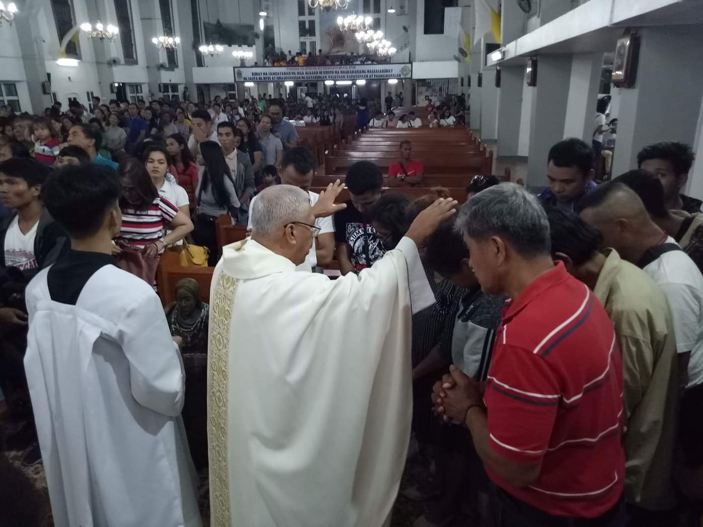 The Peace and Mercy delegation receives a blessing from Calapan Vicar rev. Nestor Adalia_