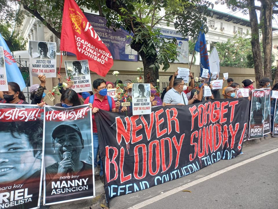 Activists hold a protest January 18 condemning the decision of the Department of Justice dismissing the charges against 17 policemen allegedly involved in the murder of Manny Asuncion. (Photo by Southern Tagalog Exposure)