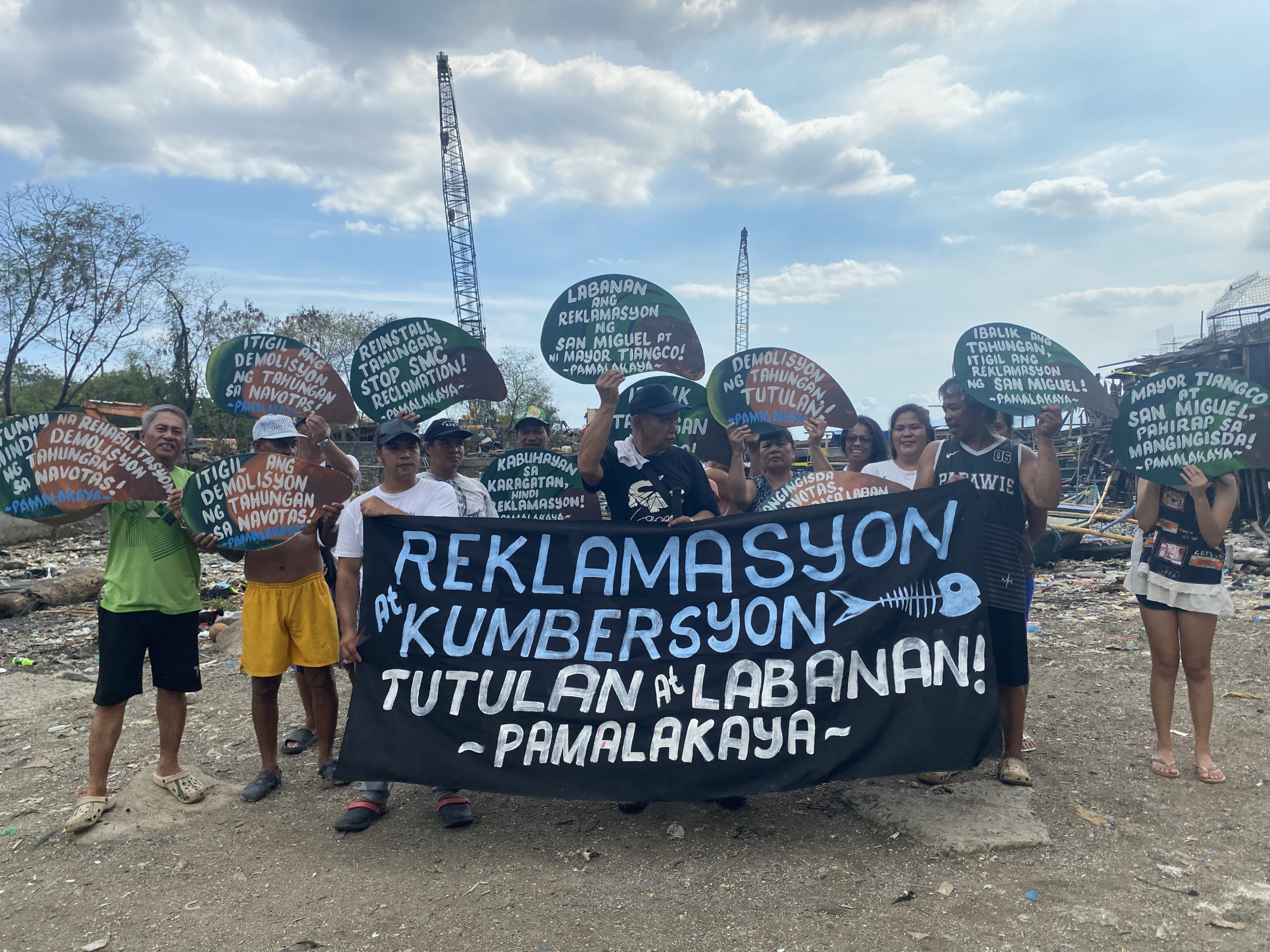 Navotas fishers 0504