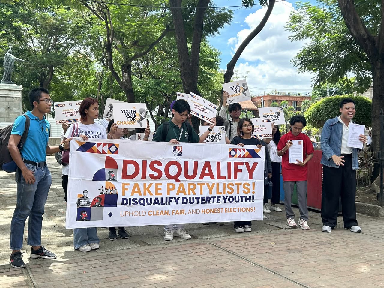 dq_duterte_youth_02