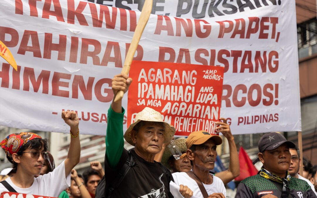 Farmers protest failure of land reform from Marcos Sr to Marcos Jr