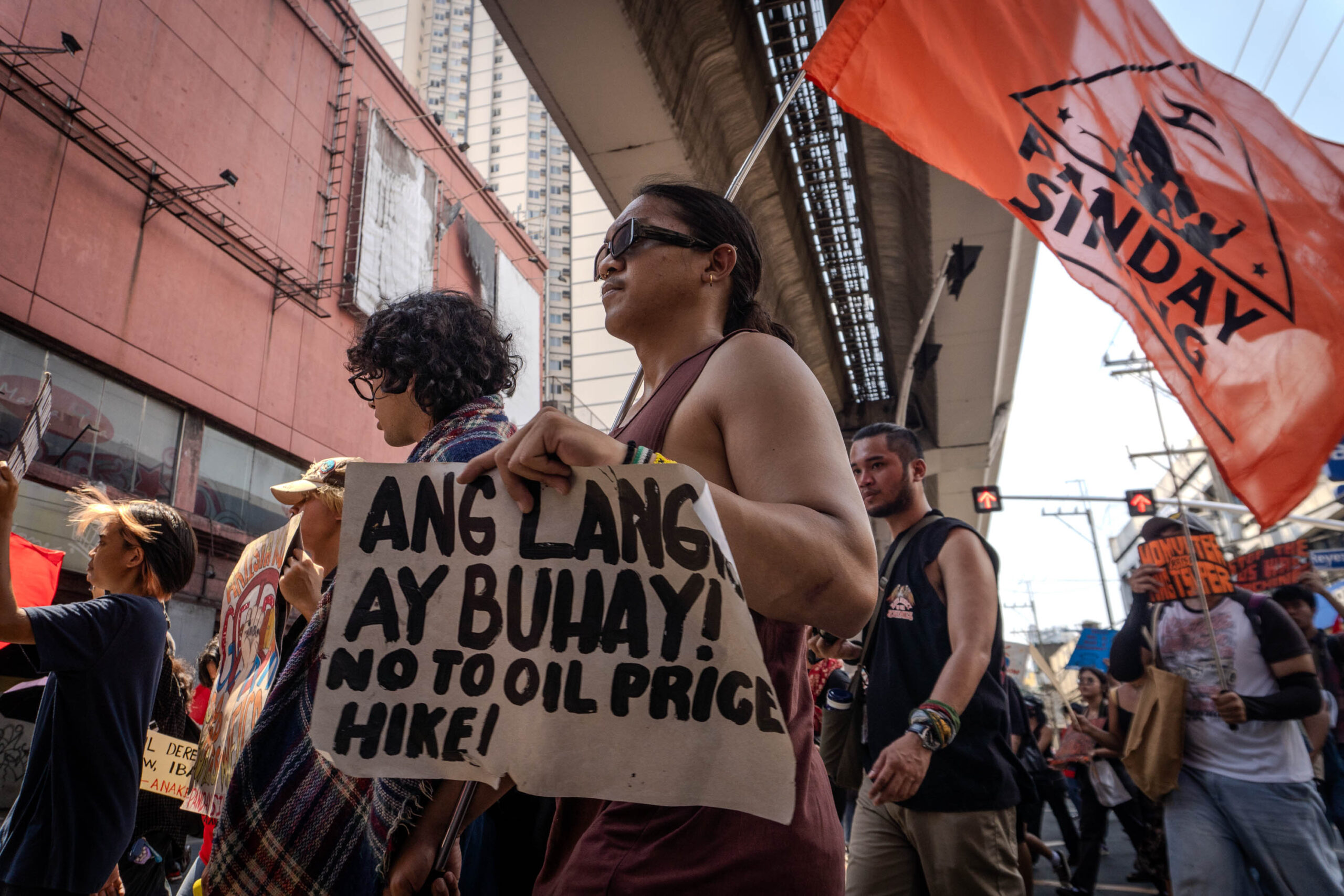 Women, youth rally behind transportation groups amid increasing oil prices