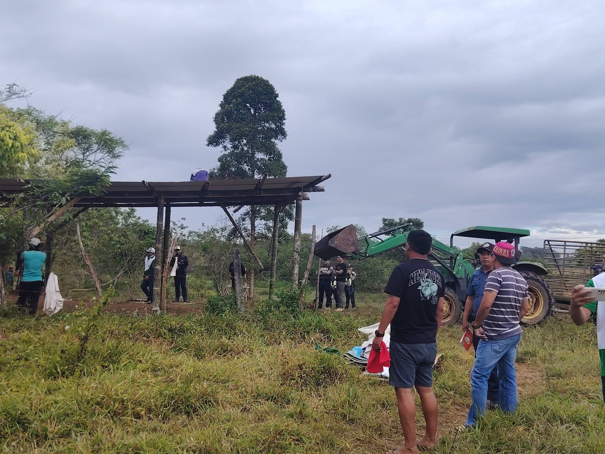 20260430_Authorities evict alleged illegal settlers in Dalwangan Malaybalay Bukidnon_Photo from XFM Bukidnon